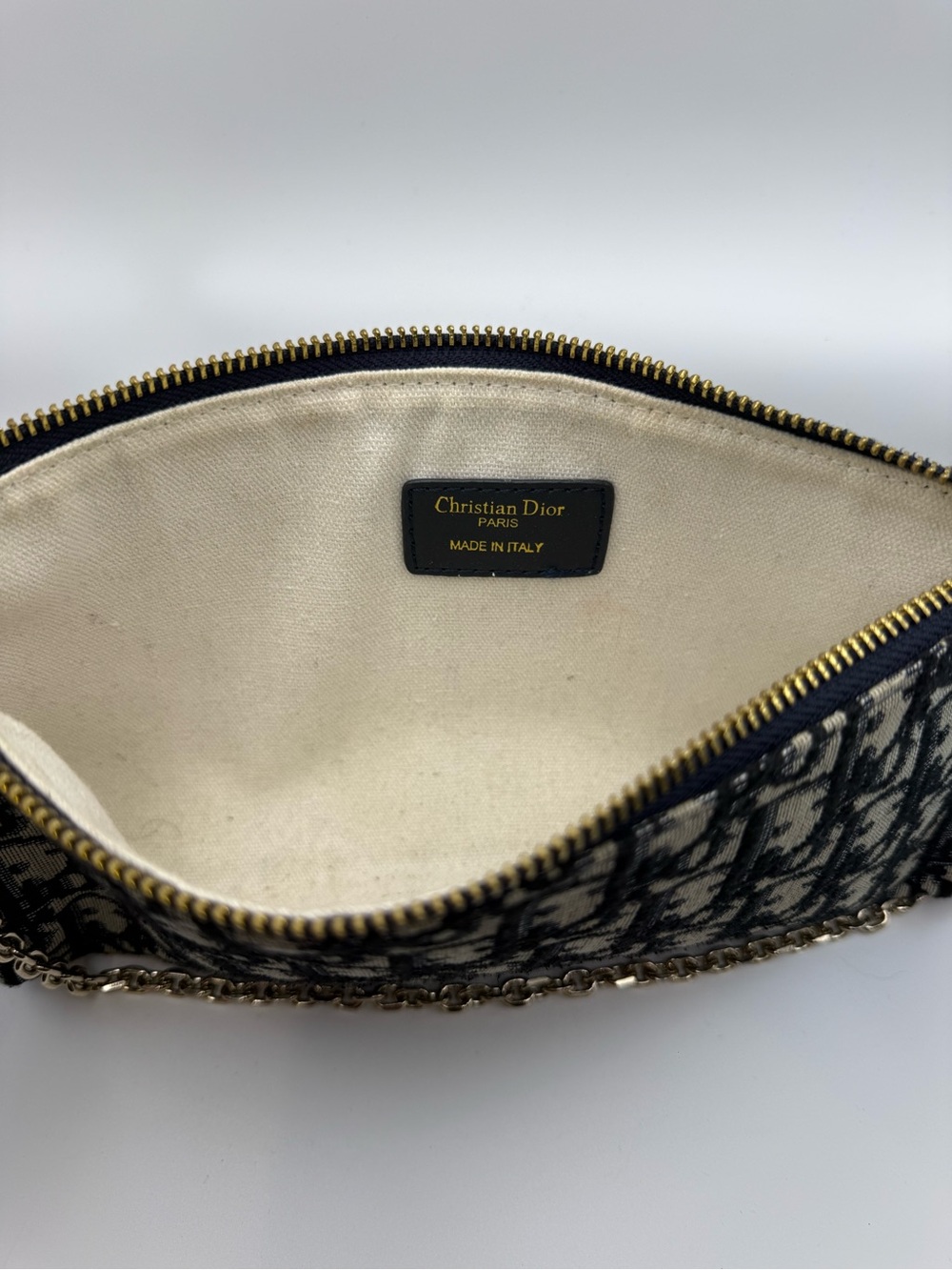Designer Inspired Black & Cream Shoulder Bag - Picture 4 of 8